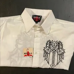 3/4 Sleeve Shirt White w/Black Designs Medium
